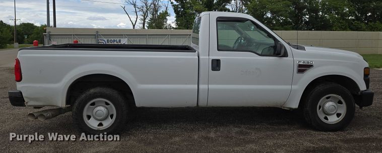 image for item EN8024 2008 Ford F250 Super Duty XL pickup truck