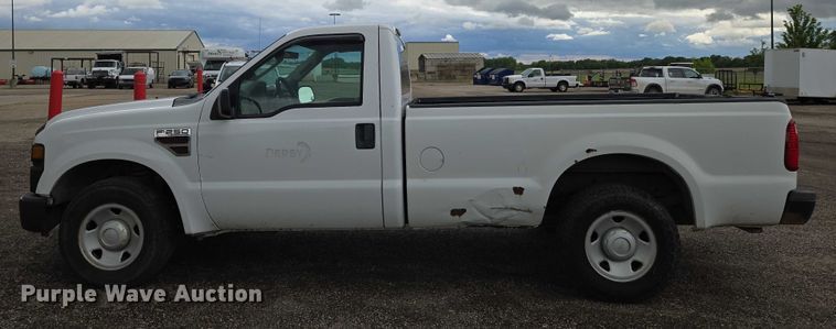 image for item EN8024 2008 Ford F250 Super Duty XL pickup truck
