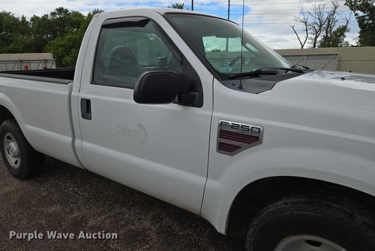 image for item EN8024 2008 Ford F250 Super Duty XL pickup truck