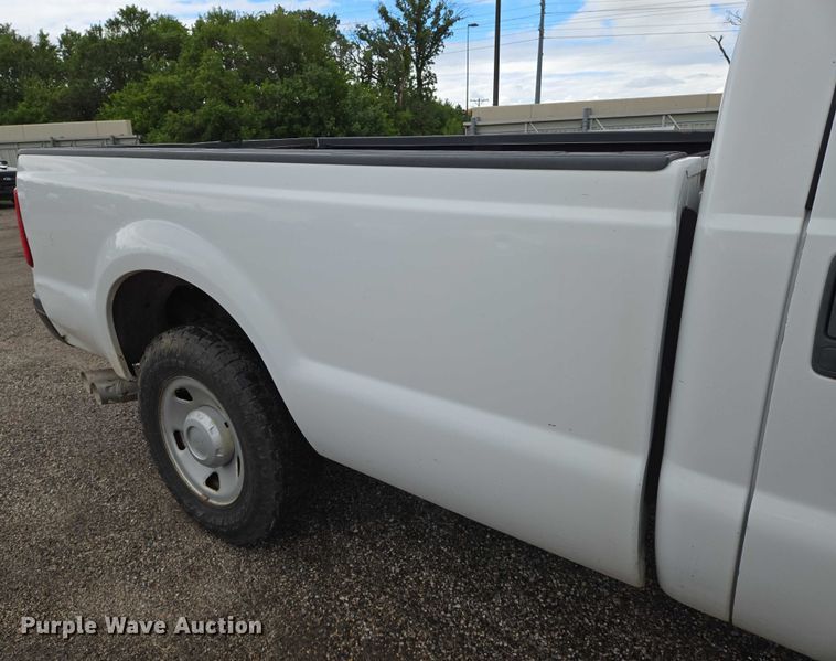 image for item EN8024 2008 Ford F250 Super Duty XL pickup truck