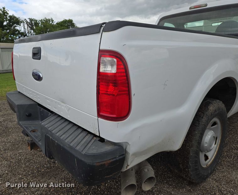 image for item EN8024 2008 Ford F250 Super Duty XL pickup truck