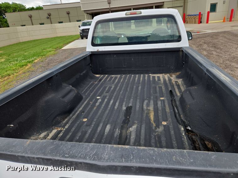 image for item EN8024 2008 Ford F250 Super Duty XL pickup truck