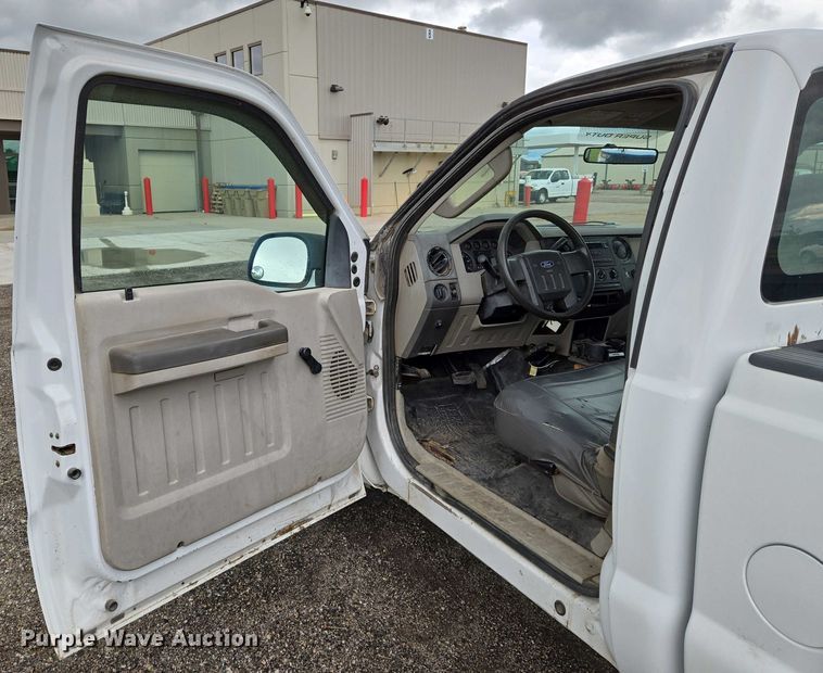 image for item EN8024 2008 Ford F250 Super Duty XL pickup truck