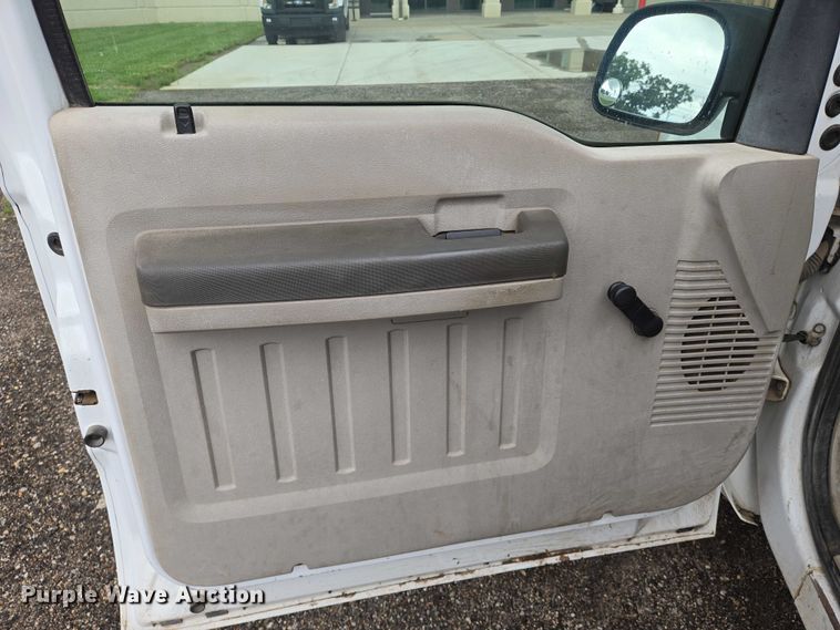 image for item EN8024 2008 Ford F250 Super Duty XL pickup truck