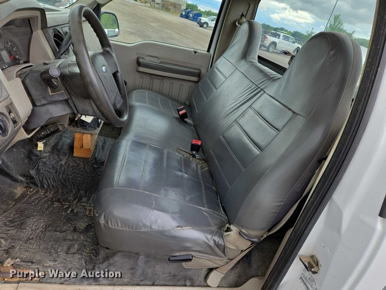 image for item EN8024 2008 Ford F250 Super Duty XL pickup truck