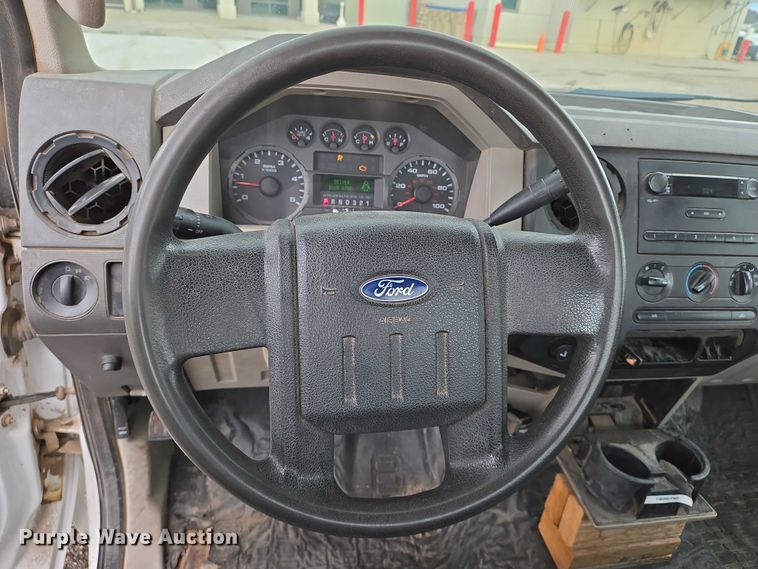 image for item EN8024 2008 Ford F250 Super Duty XL pickup truck