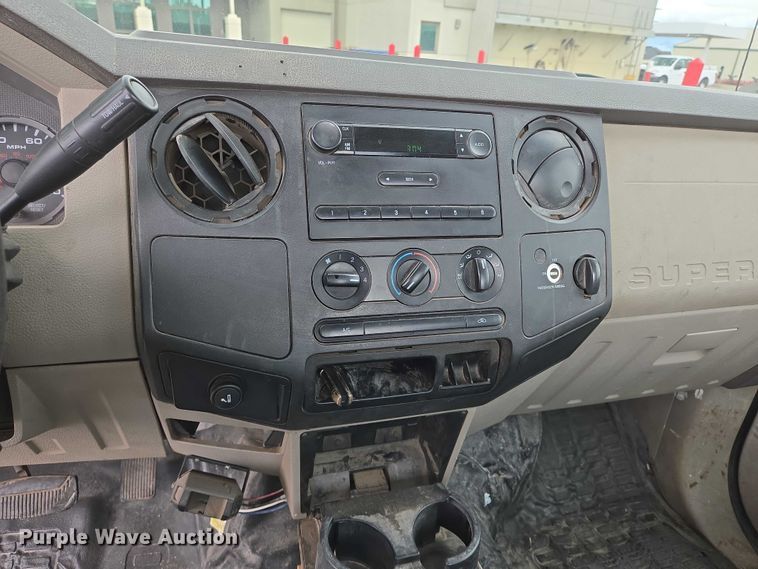 image for item EN8024 2008 Ford F250 Super Duty XL pickup truck