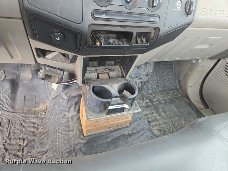 image for item EN8024 2008 Ford F250 Super Duty XL pickup truck