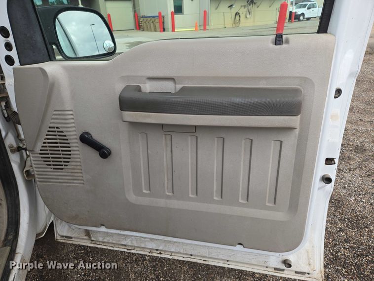 image for item EN8024 2008 Ford F250 Super Duty XL pickup truck