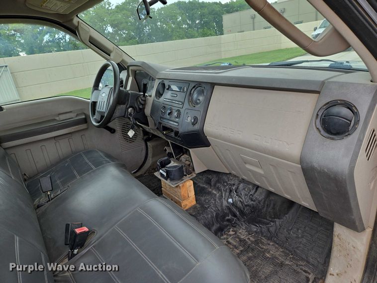 image for item EN8024 2008 Ford F250 Super Duty XL pickup truck