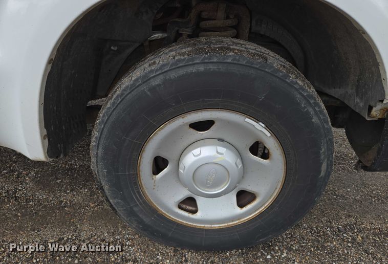 image for item EN8024 2008 Ford F250 Super Duty XL pickup truck