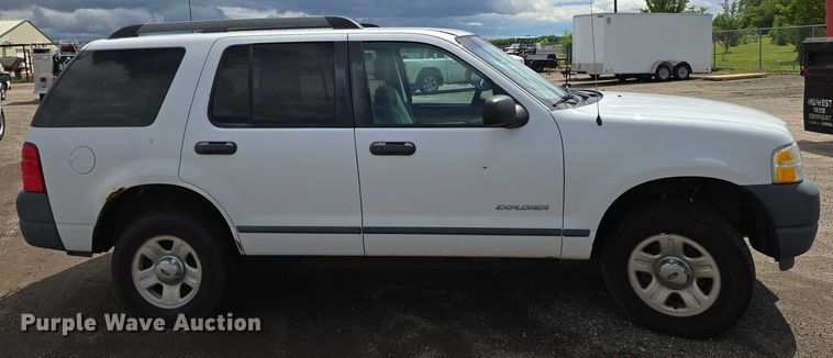 image for item EN8027 2005 Ford Explorer SUV