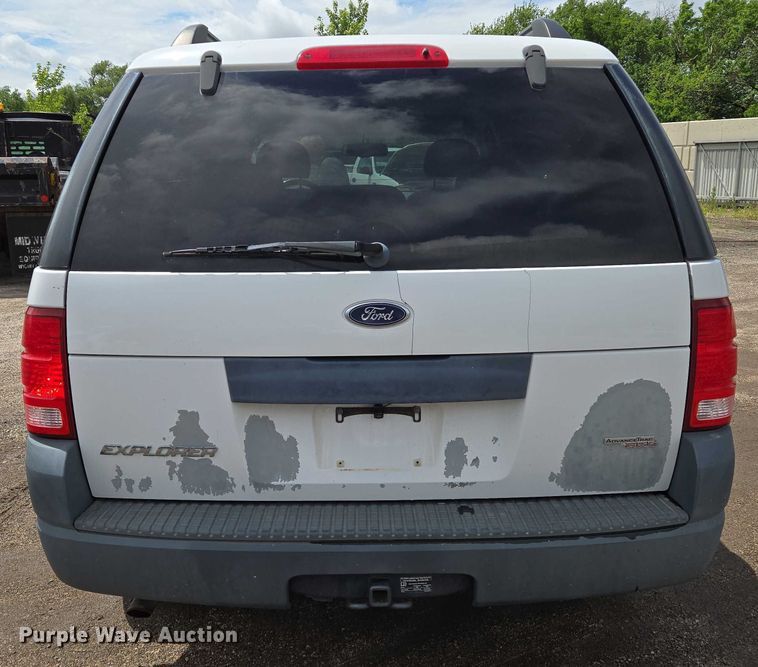 image for item EN8027 2005 Ford Explorer SUV