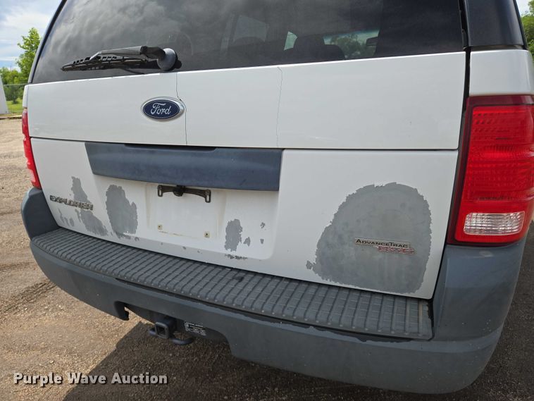 image for item EN8027 2005 Ford Explorer SUV