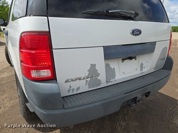 image for item EN8027 2005 Ford Explorer SUV