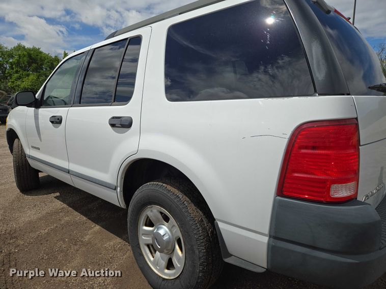 image for item EN8027 2005 Ford Explorer SUV