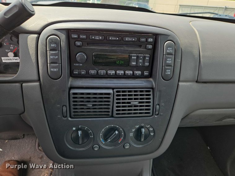 image for item EN8027 2005 Ford Explorer SUV