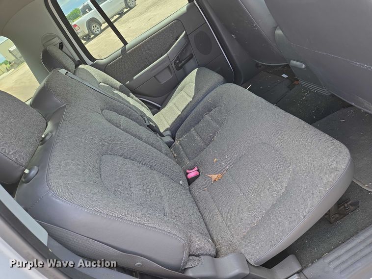 image for item EN8027 2005 Ford Explorer SUV