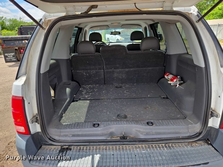 image for item EN8027 2005 Ford Explorer SUV