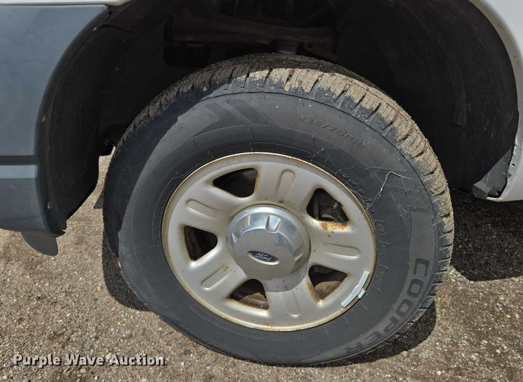 image for item EN8027 2005 Ford Explorer SUV