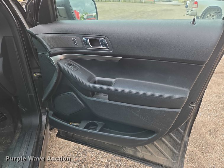 image for item EN8028 2016 Ford  Explorer Police Interceptor SUV