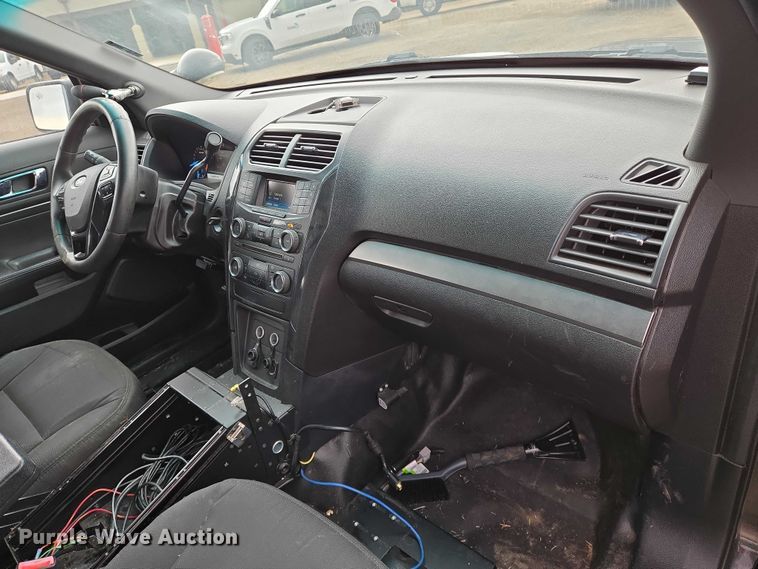 image for item EN8028 2016 Ford  Explorer Police Interceptor SUV