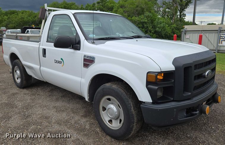 image for item EN8033 2008 Ford F250 Super Duty XL pickup truck