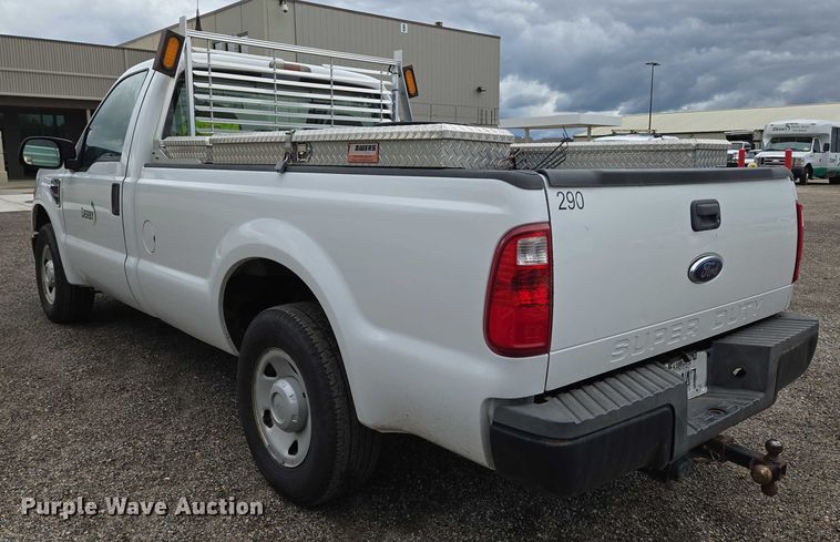 image for item EN8033 2008 Ford F250 Super Duty XL pickup truck