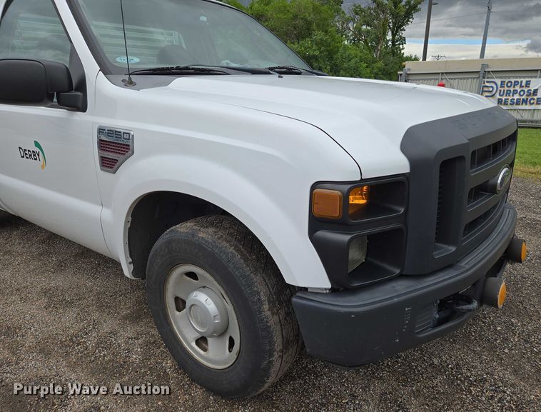 image for item EN8033 2008 Ford F250 Super Duty XL pickup truck