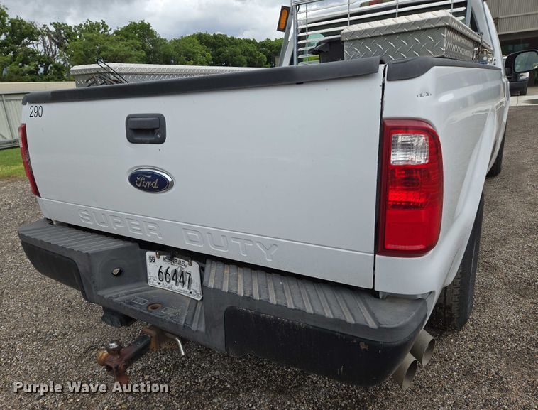 image for item EN8033 2008 Ford F250 Super Duty XL pickup truck