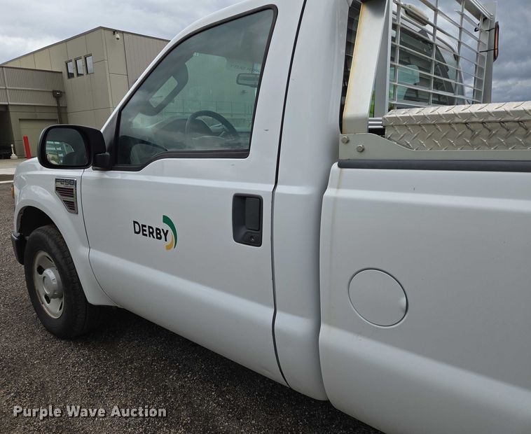 image for item EN8033 2008 Ford F250 Super Duty XL pickup truck