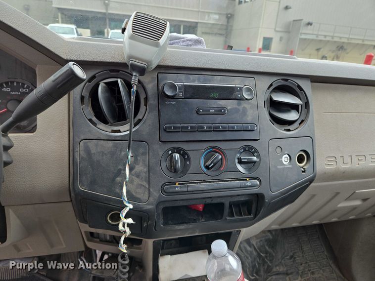 image for item EN8033 2008 Ford F250 Super Duty XL pickup truck