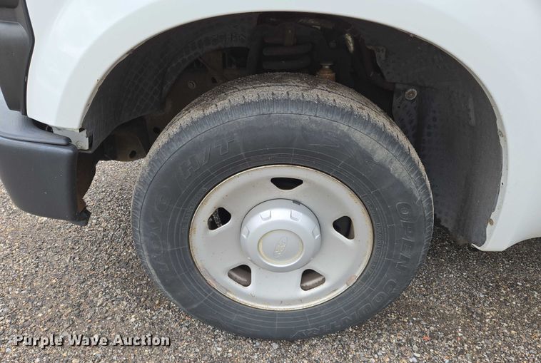 image for item EN8033 2008 Ford F250 Super Duty XL pickup truck