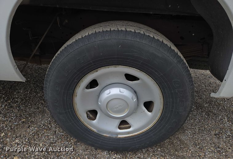 image for item EN8033 2008 Ford F250 Super Duty XL pickup truck