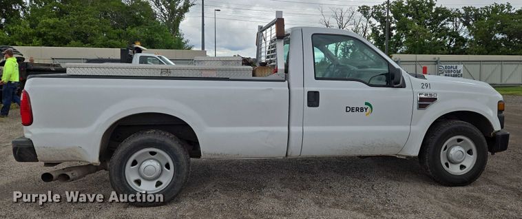 image for item EN8034 2008 Ford F250 Super Duty XL pickup truck