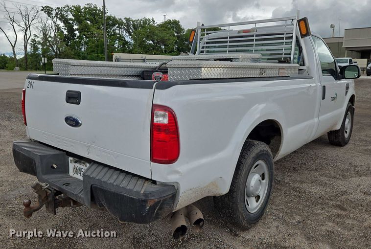 image for item EN8034 2008 Ford F250 Super Duty XL pickup truck