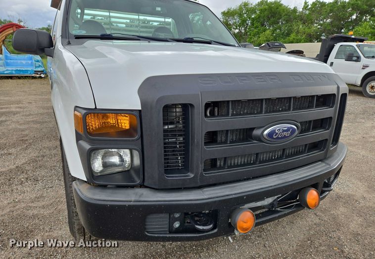 image for item EN8034 2008 Ford F250 Super Duty XL pickup truck