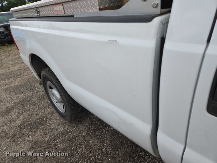 image for item EN8034 2008 Ford F250 Super Duty XL pickup truck