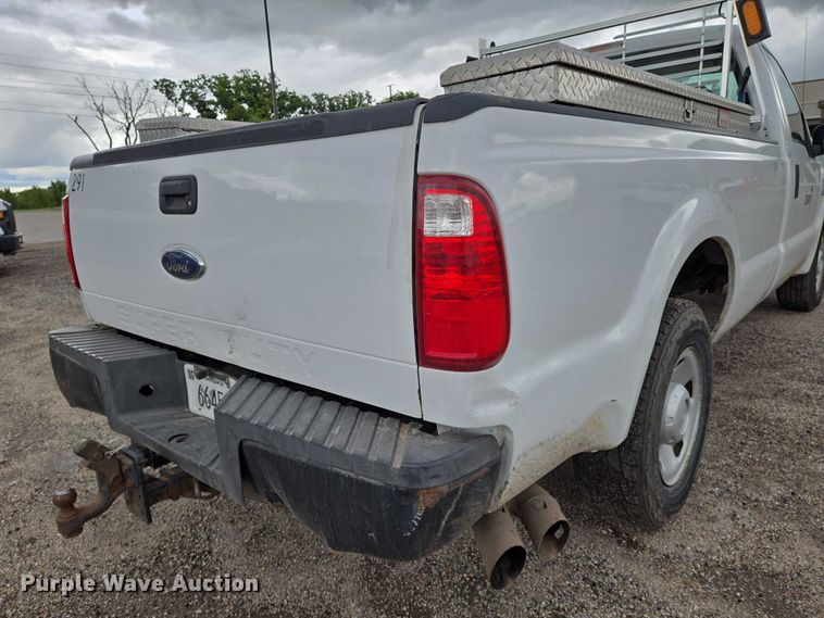 image for item EN8034 2008 Ford F250 Super Duty XL pickup truck