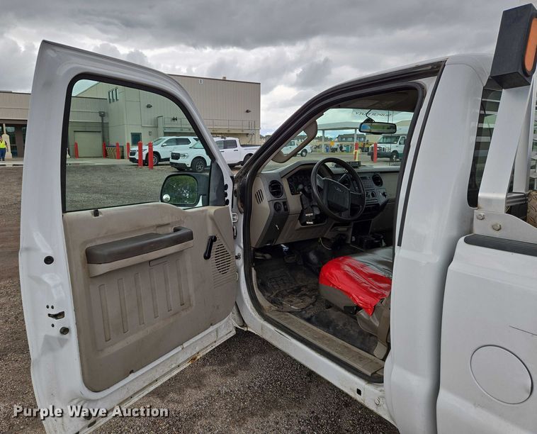 image for item EN8034 2008 Ford F250 Super Duty XL pickup truck