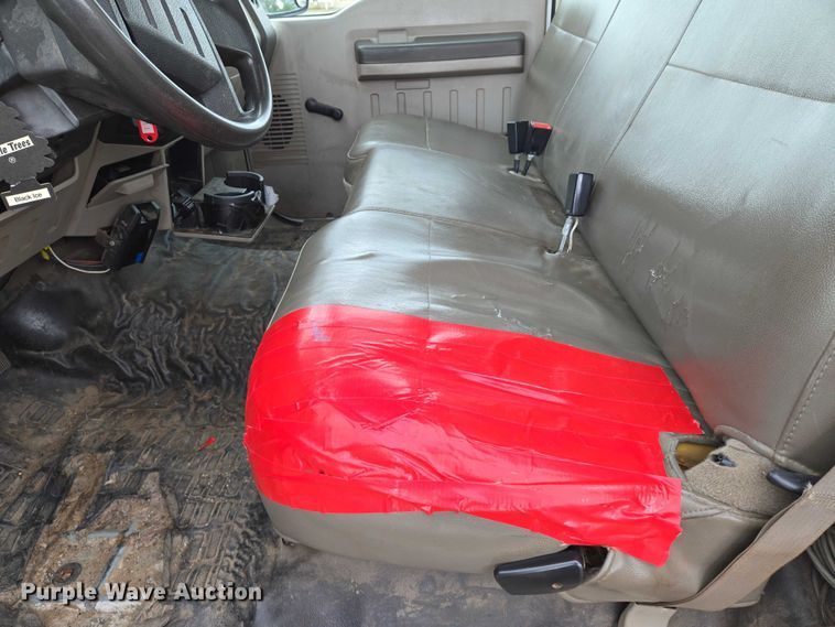 image for item EN8034 2008 Ford F250 Super Duty XL pickup truck