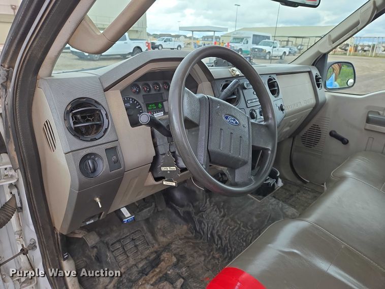 image for item EN8034 2008 Ford F250 Super Duty XL pickup truck