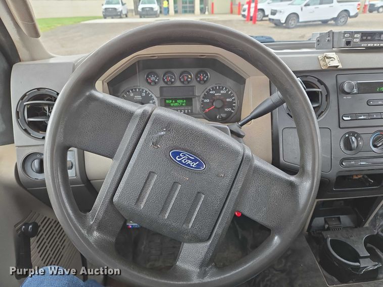 image for item EN8034 2008 Ford F250 Super Duty XL pickup truck
