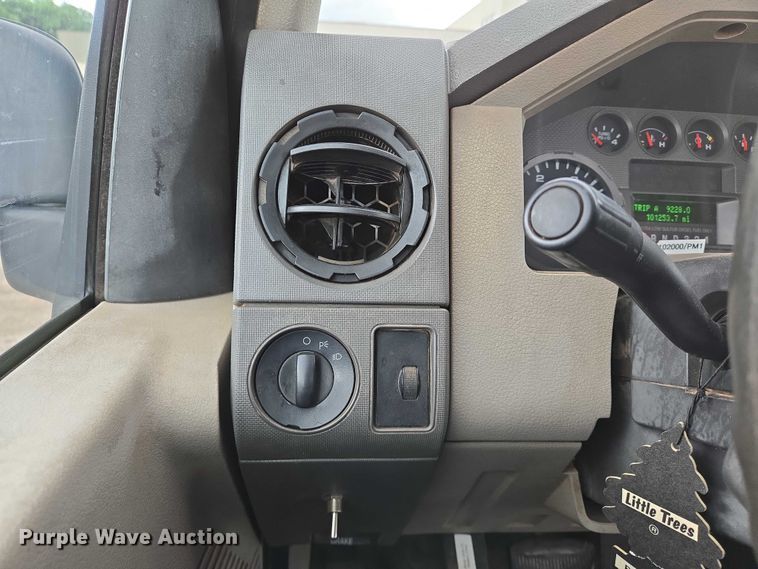 image for item EN8034 2008 Ford F250 Super Duty XL pickup truck