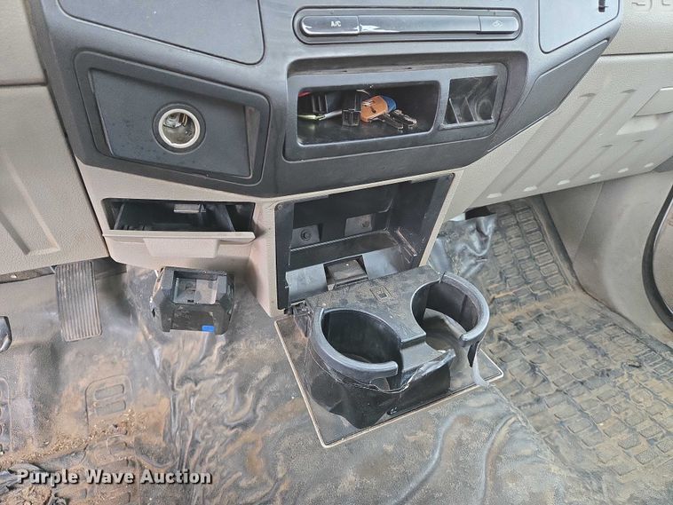 image for item EN8034 2008 Ford F250 Super Duty XL pickup truck