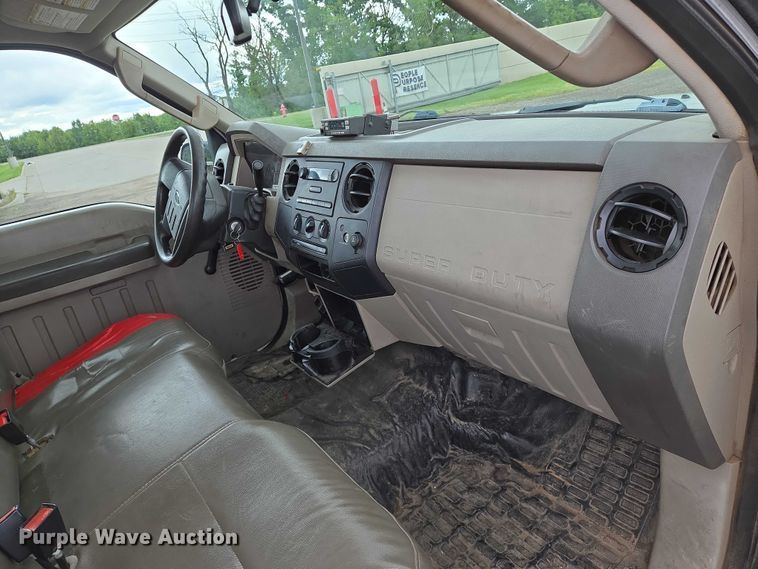 image for item EN8034 2008 Ford F250 Super Duty XL pickup truck