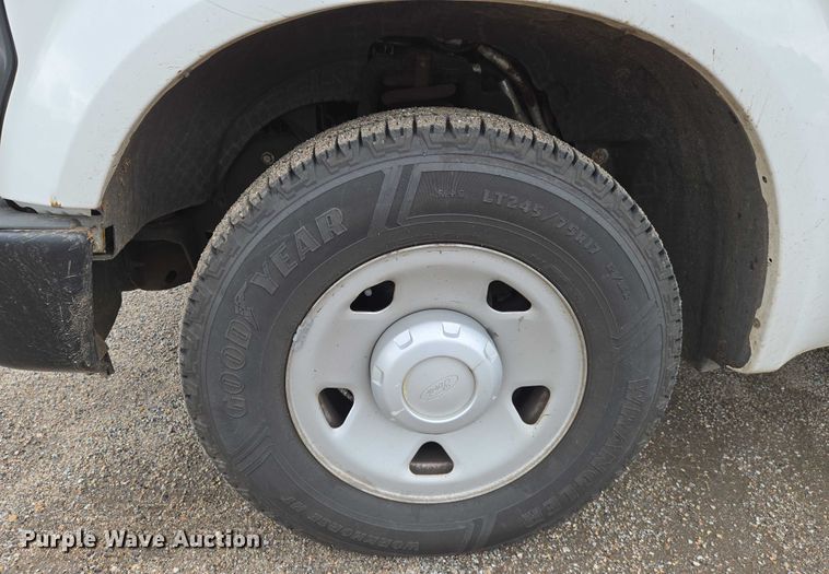 image for item EN8034 2008 Ford F250 Super Duty XL pickup truck