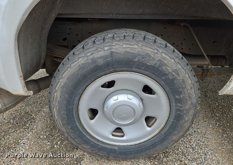 image for item EN8034 2008 Ford F250 Super Duty XL pickup truck