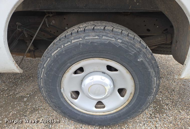 image for item EN8034 2008 Ford F250 Super Duty XL pickup truck