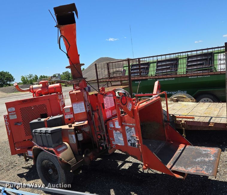 image for item EO0898 1997 Brush Bandit 200 XP wood chipper